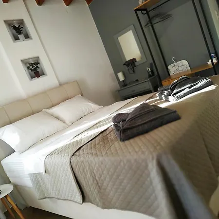Astra Apartment Skiathos Town